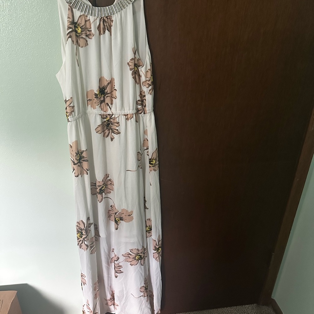 Floral Sleeveless Maxi Dress - White and Pink